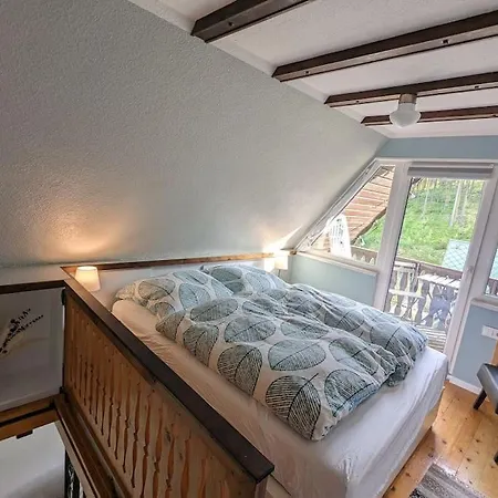 Romantisches Rückzugsnest - Waldidylle Und Bergblick